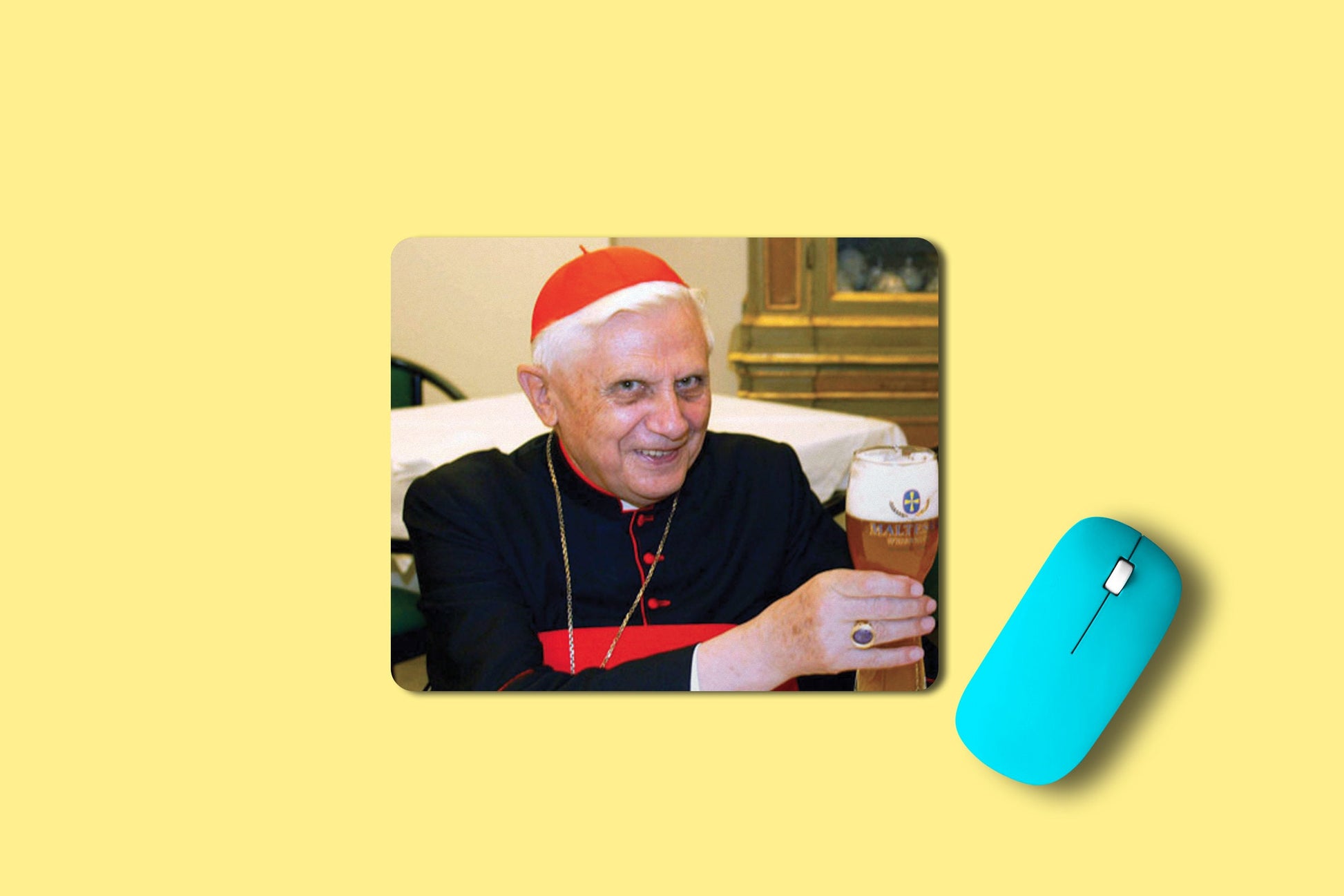 Tappetino per mouse - Germano Mosconi, poesia Pacciani, Silvio Burlesconi, Colpo Grosso, signora microfono Un giorno in pretura, La Bamba, Papa Ratzinger, Luca Giurato Buongiollo